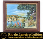 ODILÉA COTECCHIA, 1982 - OBRA EM ÓLEO SOBRE TELA, RETRATANDO VISTA DE NAPOLI COM CASARIO E TORRE SINO EM ENCOSTA À BEIRA-MAR, EXIBINDO PEQUENA EMBARCAÇÃO, BALCÃO CLÁSSICO COM VASO DE PLANTA EM PRIMEIRO PLANO E EXUBERANTE VEGETAÇÃO COM FLORES, RICAMENTE EMOLDURADO EM MADEIRA COM FILETE INTERNO DOURADO, ACID, MEDINDO 42 X 50 CM (TELA 35 X 40 CM). APRESENTA MARCAS DO TEMPO, USO, DESGASTES, RISCOS E OXIDAÇÕES E/OU PEQUENAS IMPERFEIÇÕES COMPATÍVEIS COM SUA UTILIZAÇÃO E ESTADO DE CONSERVAÇÃO, CONFORME FOTOS EXTRAS. ESCLAREÇA TODAS AS DÚVIDAS ANTES DE EFETUAR SEU LANCE, QUE SERÁ CONSIDERADO IRREVOGÁVEL E IRRETRATÁVEL. CONSULTE PREVIAMENTE OS TERMOS E CONDIÇÕES DISPONÍVEIS NO SITE. CONTATO (21) 98264-3000.