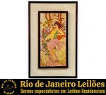 ODILÉA COTECCHIA, 1983 - PLACA EM CERÂMICA ESMALTADA E VITRIFICADA, TRAZENDO UMA RELEITURA ARTÍSTICA BASEADA NO FAMOSO PAINEL, ORIGINALMENTE CRIADO EM 1896 PELO CÉLEBRE PINTOR CHECO ALPHONSE MUCHA, UM DOS MAIORES EXPOENTES DO MOVIMENTO ART NOUVEAU, QUE FAZ PARTE DA ICÔNICA SÉRIE AS QUATRO ESTAÇÕES, APRESENTANDO A PERSONIFICAÇÃO DO OUTONO EM UMA FIGURA FEMININA COM LONGOS CABELOS RUIVOS COROADA POR CRISÂNTEMOS BOTÕES E FOLHAS DE VIDEIRA, COLHENDO UVAS MADURAS, SEGURANDO UMA PEQUENA TAÇA EM UMA DAS MÃOS, SIMBOLIZANDO A ÉPOCA DE COLHEITA E A CELEBRAÇÃO DA FARTURA OUTONAL, INTEGRADA EM MOLDURA DUPLA DE MADEIRA COM EFEITO PASSE-PARTOUT, ACID, MEDINDO 44 X 28 CM (PLACA 32 X 16 CM). APRESENTA MARCAS DO TEMPO, USO, SINAIS E/OU PEQUENAS IMPERFEIÇÕES COMPATÍVEIS COM SUA ÉPOCA E CONSERVAÇÃO, CONFORME FOTOS EXTRAS. ESCLAREÇA TODAS AS DÚVIDAS ANTES DE EFETUAR SEU LANCE, QUE SERÁ CONSIDERADO IRREVOGÁVEL E IRRETRATÁVEL. CONSULTE PREVIAMENTE OS TERMOS E CONDIÇÕES DISPONÍVEIS NO SITE. CONTATO (21) 98264-3000. ESTE LOTE COMBINA COM OS LOTES Nº 40, 100, 164 E 311. ESTE LOTE COMBINA COM OS LOTES Nº 40,  164 E 311.
