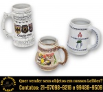 CONJUNTO DE CANECAS EXECUTADAS EM CERÂMICA ESMALTADA E VITRIFICADA, APRESENTANDO CORPO CILÍNDRICO, COMPOSTO POR TRÊS PEÇAS, SENDO: UMA, MARCA CERÂMICA SÃO JOAQUIM, DECORADA EM ALTO-RELEVO COM CENA TÍPICA DE TABERNA, BARRIS, UTENSÍLIOS E ELEMENTOS RÚSTICOS EM POLICROMIA, ALÇA INTEGRADA E ORNADA COM A INSCRIÇÃO, MEDINDO 11 X 12 X 9 CM; UMA, UMA COM DECORAÇÃO IMPRESSA DO FESTIVAL CERVEJA GUANABARA, ALÇA LARGA INTEGRADA, MEDINDO 13 X 14 X 9 CM E UMA, MARCA SANTA IZABEL, COM RELEVOS ORNAMENTAIS E DECORAÇÃO IMPRESSA APRESENTANDO OS BRASÕES, MEDINDO 17 X 14 X 11 CM. APRESENTAM MARCAS DO TEMPO, USO, DESGASTES E/OU IMPERFEIÇÕES COMPATÍVEIS COM SUA UTILIZAÇÃO E ESTADO DE CONSERVAÇÃO, CONFORME FOTOS EXTRAS. ESCLAREÇA TODAS AS DÚVIDAS ANTES DE EFETUAR SEU LANCE, QUE SERÁ CONSIDERADO IRREVOGÁVEL E IRRETRATÁVEL. CONSULTE PREVIAMENTE OS TERMOS E CONDIÇÕES DISPONÍVEIS NO SITE. CONTATO VIA TELEFONE OU WHATSAPP: (21) 98264-3000.