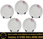 RENNER - CONJUNTO, PARTE DE SERVIÇO DE JANTAR, EXECUTADO EM PORCELANA ESMALTADA E VITRIFICADA RICAMENTE DECORADA COM FLORES E FOLHAS EM DELICADA POLICROMIA, NA TÉCNICA DITA DECALQUE, BORDA FILETADA COMPOSTO POR CINCO PRATOS SOBREMESAS, MEDINDO 17 CM CADA. APRESENTAM MARCAS DO TEMPO, USO, DESGASTES E/OU IMPERFEIÇÕES COMPATÍVEIS COM SUA UTILIZAÇÃO E ESTADO DE CONSERVAÇÃO, CONFORME FOTOS EXTRAS. ESCLAREÇA TODAS AS DÚVIDAS ANTES DE EFETUAR SEU LANCE, QUE SERÁ CONSIDERADO IRREVOGÁVEL E IRRETRATÁVEL. CONSULTE PREVIAMENTE OS TERMOS E CONDIÇÕES DISPONÍVEIS NO SITE. CONTATO VIA TELEFONE OU WHATSAPP: (21) 98264-3000.