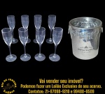 MOËT & CHANDON - CONJUNTO PARA BEBIDAS EXECUTADO EM MATERIAIS, MODELOS, MEDIDAS, FORMATOS, TAMANHOS, UTILIDADES E PROCEDÊNCAS DIVERSOS, COM ESTAMPA, DITA RÓTULO, MOËT & CHANDON  FONDÉE EN 1743, COMPOSTO NOVE PEÇAS, SENDO: OITO TAÇAS PARA CHAMPANHE EM VIDRO TRANSPARENTE, BOJO TIPO FLÛTE HASTE LONGA SOBRE BASE CIRCULAR, MEDINDO 21 X 5 CM CADA E CHAMPANHEIRA EM METAL PRATEADO, MADE IN FRANCE, MARCA M.O.D MEAUX ARGIT, APRESENTANDO CORPO COM DECORAÇÃO EM ALTO-RELEVO COM CACHOS DE UVAS, FOLHAS E RAMOS DE VIDEIRA AO REDOR DA BORDA, REMETENDO À TRADIÇÃO DA PRODUÇÃO DE VINHOS E ESPUMANTES FRANCESES, DUAS ALÇAS LATERAIS ARTICULADAS EM ARGOLAS, MEDINDO 20 X 18 CM. APRESENTAM MARCAS DO TEMPO, USO, DESGASTES E/OU IMPERFEIÇÕES COMPATÍVEIS COM SUA UTILIZAÇÃO E ESTADO DE CONSERVAÇÃO, CONFORME FOTOS EXTRAS. ESCLAREÇA TODAS AS DÚVIDAS ANTES DE EFETUAR SEU LANCE, QUE SERÁ CONSIDERADO IRREVOGÁVEL E IRRETRATÁVEL. CONSULTE PREVIAMENTE OS TERMOS E CONDIÇÕES DISPONÍVEIS NO SITE. CONTATO VIA TELEFONE OU WHATSAPP: (21) 98264-3000.