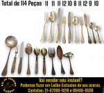 VIX – CONJUNTO, PARTE DE FAQUEIRO, EXECUTADO EM METAL ESPESSURADO À PRATA 90, MODELO LACINHO, COM CABOS ABAULADOS ORNADOS COM FILETES LONGITUDINAIS E ORNAMENTOS FLORAIS NAS EXTREMIDADES, COMPOSTO POR CENTO E CATORZE (114) PEÇAS, SENDO: ONZE GARFOS MESA, ONZE FACAS MESA, ONZE COLHERES MESA, ONZE GARFOS PEIXE, DOZE FACAS PEIXE, DOZE GARFOS SOBREMESA, DEZ FACAS SOBREMESA, OITO COLHERES SOBREMESA, NOVE COLHERES CHÁ, DEZ COLHERES CAFÉ E OITO PEÇAS PARA SERVIR, SENDO: CONCHA, GARFO TRINCHANTE PARA CARNES, FACA TRINCHANTE PARA CARNES, COLHER PARA SERVIÇO, GARFO PARA SERVIÇO PEIXE, FACA PARA SERVIÇO PEIXE, COLHER PARA SERVIÇO SALADA, GARFO PARA SERVIÇO SALADA E CONCHA MOLHEIRA. APRESENTAM MARCAS DO TEMPO, USO, DESGASTES E/OU IMPERFEIÇÕES COMPATÍVEIS COM SUA UTILIZAÇÃO E ESTADO DE CONSERVAÇÃO, CONFORME FOTOS EXTRAS. ESCLAREÇA TODAS AS DÚVIDAS ANTES DE EFETUAR SEU LANCE, QUE SERÁ CONSIDERADO IRREVOGÁVEL E IRRETRATÁVEL. CONSULTE PREVIAMENTE OS TERMOS E CONDIÇÕES DISPONÍVEIS NO SITE. CONTATO VIA TELEFONE OU WHATSAPP: (21) 98264-3000. 