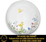 SALER - PRATO PARA SERVIÇO DE SOBREMESAS EXECUTADO EM PORCELANA ESMALTADA E VITRIFICADA, APRESENTANDO DELICADA PINTURA COM MOTIVO DE BORBOLETA AMARELA NA PARTE SUPERIOR E COMPOSIÇÃO DE FLORES SILVESTRES COLORIDAS NA PARTE INFERIOR, ACABAMENTO COM FILETE DOURADO NA BORDA, MEDINDO 31,5 CM. APRESENTA MARCAS DO TEMPO, USO, DESGASTES E/OU IMPERFEIÇÕES COMPATÍVEIS COM SUA UTILIZAÇÃO E ESTADO DE CONSERVAÇÃO, CONFORME FOTOS EXTRAS. ESCLAREÇA TODAS AS DÚVIDAS ANTES DE EFETUAR SEU LANCE, QUE SERÁ CONSIDERADO IRREVOGÁVEL E IRRETRATÁVEL. CONSULTE PREVIAMENTE OS TERMOS E CONDIÇÕES DISPONÍVEIS NO SITE. CONTATO VIA TELEFONE OU WHATSAPP: (21) 98264-3000.