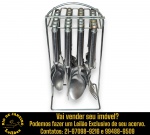 CONJUNTO, PARTE DE FAQUEIRO, EM AÇO INOXIDÁVEL, ACONDICIONADO EM SUPORTE DE MESA VERTICAL PARA ORGANIZAÇÃO E EXPOSIÇÃO EM AÇO CROMADO, COM CABOS CILÍNDRICOS EM ACABAMENTO ESCOVADO E DETALHES TORNEADOS NAS EXTREMIDADES, COMPOSTO POR VINTE E TRÊS PEÇAS, SENDO: SEIS GARFOS MESA; CINCO FACAS MESA; SEIS COLHERES MESA E SEIS COLHERES SOBREMESA. APRESENTAM MARCAS DO TEMPO, USO, DESGASTES E/OU IMPERFEIÇÕES COMPATÍVEIS COM SUA UTILIZAÇÃO E ESTADO DE CONSERVAÇÃO, CONFORME FOTOS EXTRAS. ESCLAREÇA TODAS AS DÚVIDAS ANTES DE EFETUAR SEU LANCE, QUE SERÁ CONSIDERADO IRREVOGÁVEL E IRRETRATÁVEL. CONSULTE PREVIAMENTE OS TERMOS E CONDIÇÕES DISPONÍVEIS NO SITE. CONTATO VIA TELEFONE OU WHATSAPP: (21) 98264-3000.