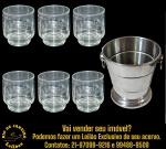 CONJUNTO PARA BEBIDAS EXECUTADO EM MATERIAIS, MARCAS, MODELOS, MEDIDAS, FORMATOS, TAMANHOS, UTILIDADES E PROCEDÊNCIAS DIVERSOS, COMPOSTO POR SETE PEÇAS, SENDO: SEIS COPOS EM VIDRO TRANSPARENTE, BASE ESPESSA MACIÇA, , MEDINDO 8,5 X 7 CM E GELEIRA, MARCA LINOX, EM AÇO INOXIDÁVEL, MEDINDO 13 X 12,5 CM. APRESENTAM MARCAS DO TEMPO, USO, DESGASTES E/OU IMPERFEIÇÕES COMPATÍVEIS COM SUA UTILIZAÇÃO E ESTADO DE CONSERVAÇÃO, CONFORME FOTOS EXTRAS. ESCLAREÇA TODAS AS DÚVIDAS ANTES DE EFETUAR SEU LANCE, QUE SERÁ CONSIDERADO IRREVOGÁVEL E IRRETRATÁVEL. CONSULTE PREVIAMENTE OS TERMOS E CONDIÇÕES DISPONÍVEIS NO SITE. CONTATO VIA TELEFONE OU WHATSAPP: (21) 98264-3000.