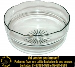 SALADEIRA EXECUTADA EM VIDRO MOLDADO E PRENSADO, APRESENTANDO FORMATO REDONDO FUNDO COM BORDA SUPERIOR ONDULADA E RECORTADA, LAPIDAÇÃO EM ESTRELA NO FUNDO INTERNO, MEDINDO 9 X 19,5 CM. APRESENTA MARCAS DO TEMPO, USO, DESGASTES E/OU IMPERFEIÇÕES COMPATÍVEIS COM SUA UTILIZAÇÃO E ESTADO DE CONSERVAÇÃO, DESTACANDO FIO DE CABELO, CONFORME FOTOS EXTRAS. ESCLAREÇA TODAS AS DÚVIDAS ANTES DE EFETUAR SEU LANCE, QUE SERÁ CONSIDERADO IRREVOGÁVEL E IRRETRATÁVEL. CONSULTE PREVIAMENTE OS TERMOS E CONDIÇÕES DISPONÍVEIS NO SITE. CONTATO VIA TELEFONE OU WHATSAPP: (21) 98264-3000.