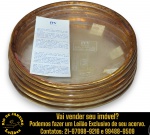 IVV INDUSTRIA VETRARIA VALDARNO - CONJUNTO, PARTE DE SERVIÇO DE JANTAR, MADE IN ITALY, EXECUTADO EM VIDRO SOPRADO, PRODUZIDO ARTESANALMENTE, APRESENTANDO ELEGANTE ACABAMENTO EM FILETE NA BORDA, ACOMPANHADO DE ETIQUETA ORIGINAL DE FABRICAÇÃO E CERTIFICADO DE GARANTIA QUE ATESTA A EXECUÇÃO ARTESANAL, FEITA À MÃO E SOPRADA A BOCA, COMPOSTO POR SEIS SOUSPLATS, MEDINDO 34 CM CADA. APRESENTA MARCAS DO TEMPO, USO, DESGASTES E/OU IMPERFEIÇÕES COMPATÍVEIS COM SUA UTILIZAÇÃO E ESTADO DE CONSERVAÇÃO, CONFORME FOTOS EXTRAS. ESCLAREÇA TODAS AS DÚVIDAS ANTES DE EFETUAR SEU LANCE, QUE SERÁ CONSIDERADO IRREVOGÁVEL E IRRETRATÁVEL. CONSULTE PREVIAMENTE OS TERMOS E CONDIÇÕES DISPONÍVEIS NO SITE. CONTATO VIA TELEFONE OU WHATSAPP: (21) 98264-3000