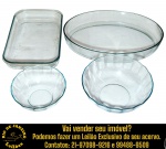 MARINEX - CONJUNTO, PARTE DE SERVÇO DE MESA, EXECUTADO EM VIDRO TRANSPARENTE, COMPOSTO POR CINCO PEÇAS, SENDO: ASSADEIRA REFRATÁRIA, MEDINDO 7,5 X 39,5 X 27 CM; ASSADEIRA REFRATÁRIA, MEDINDO 5 X 34,5 X 20,5 CM; SALADEIRA, BORDA RECORTADA, MEDINDO 7 X 17 CM; SALADEIRA, BORDA RECORTADA, MEDINDO 8,5 X 22,5 CM. APRESENTAM MARCAS DO TEMPO, USO, DESGASTES E/OU IMPERFEIÇÕES COMPATÍVEIS COM SUA UTILIZAÇÃO E ESTADO DE CONSERVAÇÃO, CONFORME FOTOS EXTRAS. ESCLAREÇA TODAS AS DÚVIDAS ANTES DE EFETUAR SEU LANCE, QUE SERÁ CONSIDERADO IRREVOGÁVEL E IRRETRATÁVEL. CONSULTE PREVIAMENTE OS TERMOS E CONDIÇÕES DISPONÍVEIS NO SITE. CONTATO VIA TELEFONE OU WHATSAPP: (21) 98264-3000.