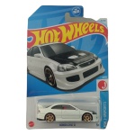 Miniatura Hot Wheels Honda Civic Si, da série HW J-Imports, número 2/10, em escala aproximada 1/64, produzida pela Mattel. Modelo licenciado Honda inspirado no Civic Si da geração EK, com carroceria na cor branca, capô preto simulando fibra de carbono, interior com detalhe vermelho, aerofólio traseiro e rodas esportivas douradas. Integra a coleção HW J-Imports, dedicada a veículos do mercado doméstico japonês (JDM). Exemplar apresentado lacrado em sua embalagem original, com eventuais sinais naturais de armazenamento e manuseio na cartela/blister, conforme fotos. Produto exatamente das fotos do anúncio.