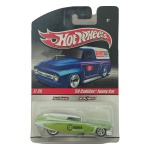 Miniatura Hot Wheels 59 Cadillac Funny Car, da série premium Hot Wheels Delivery / Slick Rides, número 7/25, escala 1/64, produzida pela Mattel. Versão com pintura verde metálica e prata, decoração Crower  King of Cams, construção Metal/Metal (carroceria e base em metal) e rodas Real Riders com pneus de borracha. Edição lançada em 2010, referência R3733, fabricada na Tailândia. Exemplar lacrado em sua embalagem original, com eventuais sinais naturais de armazenamento e manuseio na cartela/blister, conforme fotos. Produto exatamente das fotos do anúncio.