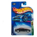 Miniatura Hot Wheels GT-03 Super Treasure Hunt, lançamento 2004, integrante da série Treasure Hunt, número 2/12, em escala aproximada 1/64, produzida pela Mattel. Versão especial Super Treasure Hunt (STH), com acabamento preto e vermelho, grafismos `GT-03` nas laterais, rodas especiais com pneus de borracha Real Riders e base metálica. Modelo de destaque entre os Treasure Hunts antigos da Hot Wheels, pertencente à geração em que as versões Super ainda não utilizavam a identificação `TH` adotada posteriormente. Exemplar lacrado em sua embalagem original, com eventuais sinais de armazenamento e manuseio na cartela, conforme fotos. Produto exatamente das fotos do anúncio.