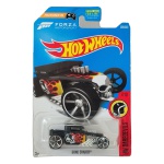 Hot Wheels Mattel Bone Shaker – miniatura colecionável em escala 1/64, lançamento 2017, integrante da série HW Daredevils, nº 7/10 e nº 208/365 da coleção. Versão em preto fosco com decoração de caveira e chamas em vermelho e amarelo, detalhes cromados e rodas prateadas. Cartela especial com indicação `Featured in Forza Motorsport`, relacionada à participação do icônico Bone Shaker na franquia de videogames Forza Motorsport. Código DTY68. Carroceria em metal com base plástica, fabricada na Malásia. Miniatura mantida em sua embalagem original lacrada, apresentando sinais de armazenamento na cartela, conforme fotos. Produto exatamente das fotos do anúncio.