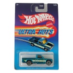 Hot Wheels Mattel Mazda REPU – miniatura colecionável em escala 1/64, lançamento 2024, integrante da série especial Ultra Hots, nº 5/8. Modelo da clássica pickup Mazda REPU com pintura Spectraflame Aqua, decoração retrô com grafismos laterais, rodas especiais Ultra Hots, vidros fumê e interior preto. Código HRX04. Fabricada na Malásia. Miniatura mantida em sua embalagem original lacrada, apresentando sinais de armazenamento na cartela, conforme fotos. Produto exatamente das fotos do anúncio.