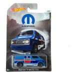Hot Wheels Mattel – Custom ’77 Dodge Van – miniatura colecionável em escala 1/64, edição 2018 da série especial Mopar, nº 2/8 da coleção, originalmente exclusiva Walmart. Modelo inspirado na Dodge Van 1977 customizada, com carroceria azul metálica, decoração Mopar em vermelho, branco e azul, logotipos Mopar e Dodge nas laterais, vidros azulados, interior preto, rodas cinza de cinco raios e base cromada. Código GDG55. Fabricada na Tailândia. Miniatura lacrada em sua embalagem original, apresentando sinais de armazenamento na cartela conforme fotos. Produto exatamente das fotos do anúncio