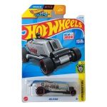 Hot Wheels Mattel – Mo-Stash – Experimotors 4/5 – Nº 73/250 – New for 2024 – miniatura em escala 1/64, na cor cinza metálico, com detalhes de competição, nº 43 e rodas pretas com aros vermelhos. Modelo de design original Hot Wheels inspirado em antigos carros de velocidade, com função especial: possui um pequeno bigode/pente oculto que pode ser movimentado para fora da carroceria. Edição Hot Wheels Let’s Race / Netflix. Referência HTD64. Miniatura lacrada em sua embalagem original, que apresenta sinais de armazenamento conforme fotos. Produto exatamente das fotos do anúncio