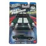 Hot Wheels 1967 Custom Mustang Velozes & Furiosos, miniatura em escala 1/64, edição especial pertencente à série Silver Series, linha `Dream Lineup` da coleção Fast & Furious. Lançamento de 2024, o modelo é o 3/5 da série. Apresenta acabamento na cor verde metálico escuro com faixas duplas brancas, faróis detalhados e rodas pretas com aros prateados. Produzido pela Mattel na Tailândia. Miniatura lacrada em sua embalagem original, em excelente estado de conservação. Produto exatamente das fotos do anúncio.
