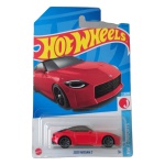 Hot Wheels 2023 Nissan Z, miniatura em escala 1/64, integrante da série HW J-Imports, nº 3/10 e 46/250 da coleção principal. Versão em vermelho (Passion Red), com interior preto, vidros escurecidos e rodas cinza. Código HKK64. Modelo licenciado oficialmente pela Nissan e fabricado na Malásia. Lançamento 2023. Miniatura lacrada em sua embalagem original, conforme fotos. Produto exatamente das fotos do anúncio.