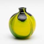 Vaso em vidro murano em 03 tons. Med: 11cm / 03cm diâmetro (apresenta bicado interno no bocal)
