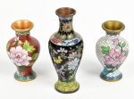Lote constando 03 vasos em cloisonne. Med: Maior 14cm / Menor 11cm