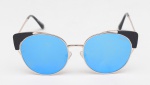 Óculos escuro feminino espelhado na cor azul, armação em metal dourado.