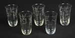 Conjunto constando 5 copos em vidro translucido , decoração folhagem. Med: 13cm