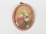 Antiga pintura em cartão representando natureza morta, emoldurado, protegido por vidro bombet. Medidas da moldura: 26,5 x 20,5cm.