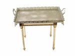 Conjunto de mesa em madeira e bandeja em metal espessurado a prata. Mesa sem tampo. Medidas da mesa:48 x 47 x 37cm ; Medidas da bandeja: 14 x 68 x 42cm. RETIRADA POR TRANSPORTADORA APÓS AGENDAMENTO PRÉVIO.
