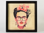 Assinatura não identificada - Reprodução sobre tela, representando FRIDA KAHLO. Medidas da tela: 29 x 29cm; Medidas totais: 34 x 34cm.