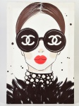 Sem assinatura - Reprodução, representando mulher com óculos Chanel. Medidas: 60,5 x 40cm.