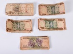 Lote constando 10 notas de 1000 Cruzeiros, 07 notas de 10000 Cruzeiros e 09 notas de 5000 Cruzeiros. (no estado)
