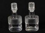 Par de perfumeiros em vidro translucido. Med: 15cm