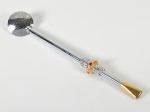 Bomba chimarrão em metal detalhes dourado. Med: 26cm