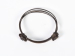 Pulseira em fios de rabo de elefante. Med: 06cm diâmetro