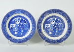 WOODS WARE - Par de pratos para sopa em faiança inglesa esmaltada e vitrificada, com decoração dita pombinho. Diâmetro: 23cm.