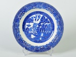 WOODS WARE - Prato para sopa em faiança inglesa esmaltada e vitrificada, com decoração dita pombinho. Apresenta pequeno bicado na borda. Diâmetro: 23cm.