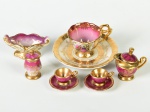 lote com diversas miniaturas em porcelana, total de 5 peças. Altura maior: 4cm.