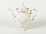 KPM - Bule para café em porcelana polonesa esmaltada e vitrificada na cor branca, decorada com motivos florais e fio dourado nas bordas. Altura: 20cm.