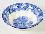 WOODS WARE - Saladeira em faiança inglesa esmaltada e vitrificada, com decoração fazendinha. Altura e diâmetro: 7,5 x 26cm.