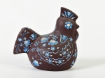 Galinha decorativa em cerâmica. Med: 13x09cm