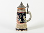 Tankard em cerâmica tampa em metal. Med: 20cm