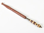 Antigo punhal com cabo em baquelite. Lâmina no estado. Comprimento total: 28cm.