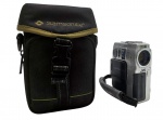 JVC - CYBERCAM GR-DVM90 - FILMADORA - Antiga filmadora da JVC, lançada em 1999, formato MiniDV, com design vertical e recursos avançados para o período dela. Medida: 13cm aproximadamente. Não testada, possui ínfimas marcas de uso e desgastes.