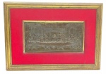 ARTE SACRA - QUADRO - Quadro com a representação da Santa Ceia, trabalhada em relevo em lâmina de cobre e aplicada sobre eucatex. Moldura em madeira com paspatur. Medidas com moldura: 54 x 38 cm; 33 x 16 cm. Moldura com desgastes.
