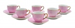 ROYAL CASTLE FINE PORCELAIN - Conjunto composto por 06 xícaras de café com seus respectivos pires, em porcelana inglesa na cor rosa, adornada com alças e filetes dourados. Medidas: 11 x 6 cm.