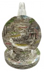 ENOCH WEDGWOOD (TUNSTALL) LTD., DICKENS COACHING DAYS -  Parte de serviço de jantar com 06 pratos de sobremesa, em porcelana inglesa policromada, estampada com cenário de antigos vilarejos e carruagens tipicamente ingleses. Medidas: 19 cm (diâm.).