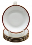 PORCELANA RENNER, MEDAILLON - Parte de serviço de jantar com 06 pratos fundos decorados na borda com faixas dourada e vinho. Em porcelana. Medidas: 22 cm (diâm.). Faixas infimamente desvanecidas.
