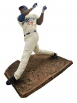 MC FARLANE TOYS - MLB SERIES 22 - Boneco colecionável do jogador de Baseball  ANDREW JONES usando o uniforme do Los Angeles Dodgers, nº25, lançado originalmente na coleção MLB Series 22 em 2008. Possui alto nível de detalhes realista. Feito em plástico PVC. Medida: 14cm aproximadamente. Observação: Possui marcas, desgastes, ausência do taco e base com leve curvatura e avaria na parte branca.