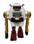 ESTRELA - ROBÔ BAM-BÔ - Antigo brinquedo eletrônico a pilha representando um robô, fabricado pela Estrela no final dos anos 70 e início dos anos 80. Feito em plástico rígido, prateado com detalhes em amarelo e ombros e pernas vermelhas. Medida: 22cm aproximadamente. Não testado, possui marcas e desgastes e pequenas avarias nas pernas.