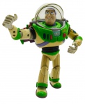 DISNEY/PIXAR - TOY STORY - BUZZ LIGHTYEAR - Boneco do icônico personagem Buzz Lightyear da animação Toy Story, eletrônico e articulado. Feito em plástico rígido. Medida: 30cm aproximadamente. Observação: Parte eletrônica não testada, plástico amarelado do tempo, possui leves desgastes e marcas de uso.