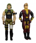 HASBRO - G.I. JOE (COMANDOS EM AÇÃO) - BACKBLAST e VANDALO - Lote com 2 bonecos de ação Comandos em Ação, feitos pela Hasbro na década de 80 e 90. Feitos de plástico rígido e são articulados. Medida: 10cm aproximadamente. Possuem leves marcas e desgastes.